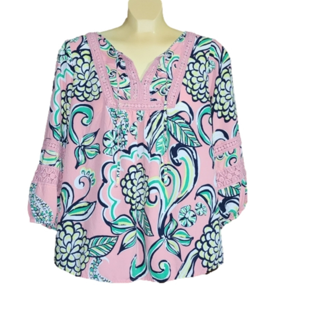 CROWN & IVY floral blouse​